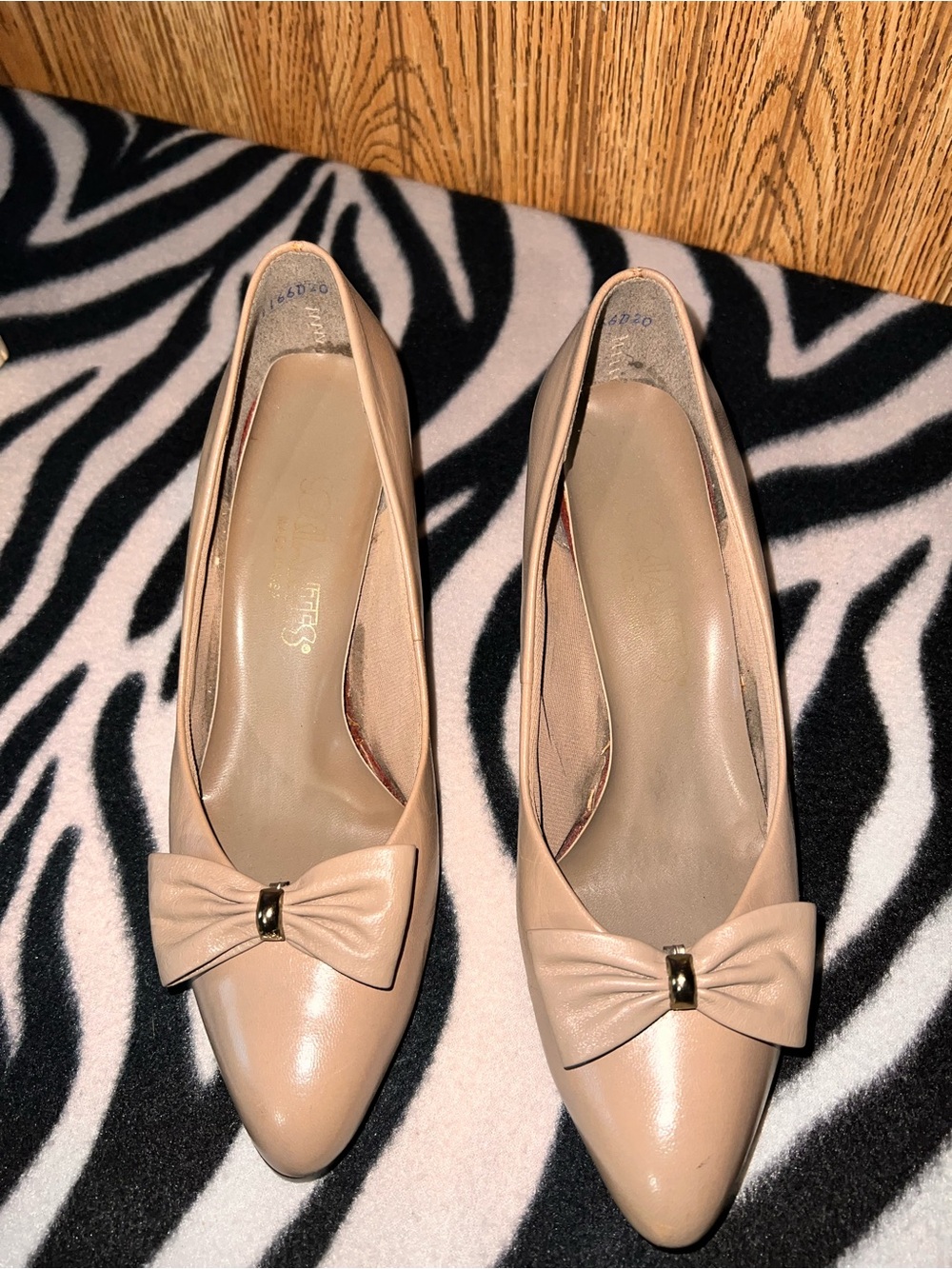 Vintage Pointed Toe Bow Heels in Nude Blush